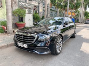 cho thuê mercedes e200 màu đen