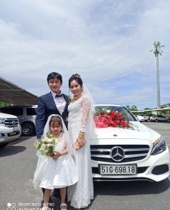 Xe Hoa MERCEDES C300 xem chi tiết giá và hình xe tại đây (☞)☞