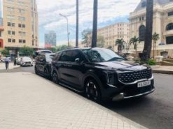 KIA CARNIVAL  bấm vào nút đặt xem chi tiết giá