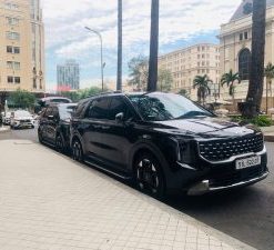 KIA CARNIVAL  bấm vào nút đặt xem chi tiết giá