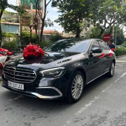 Xe Hoa MERCEDES 200 màu đen bấm vào nút đặt xem chi tiết giá